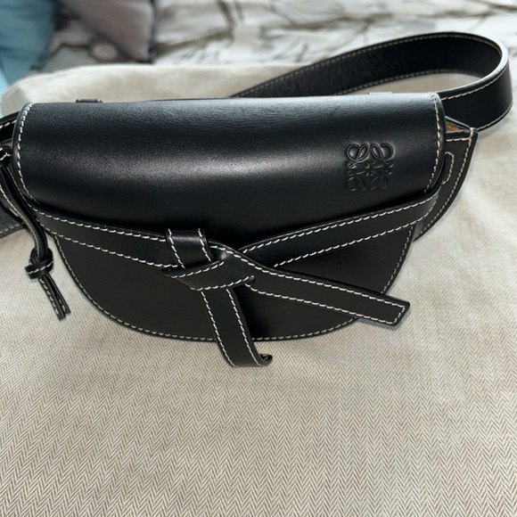 Loewe Leather Belt bag in Black - Picture 10 of 12